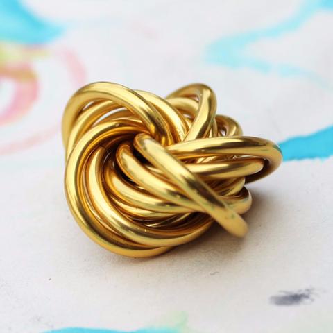 Möbii Solid-Color Fidget Ball - Viral Drop Club